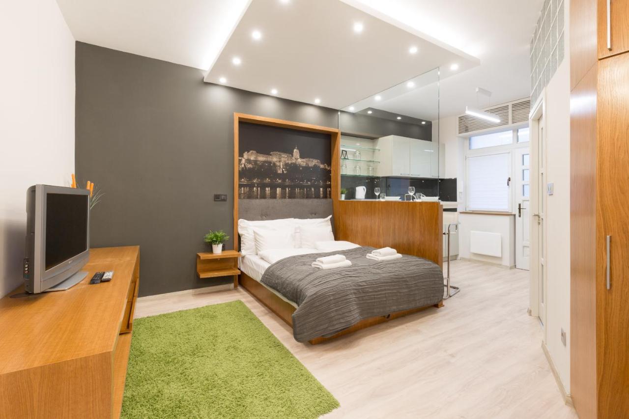 Retro Budapest Dream Suite Near The Danube Exterior photo