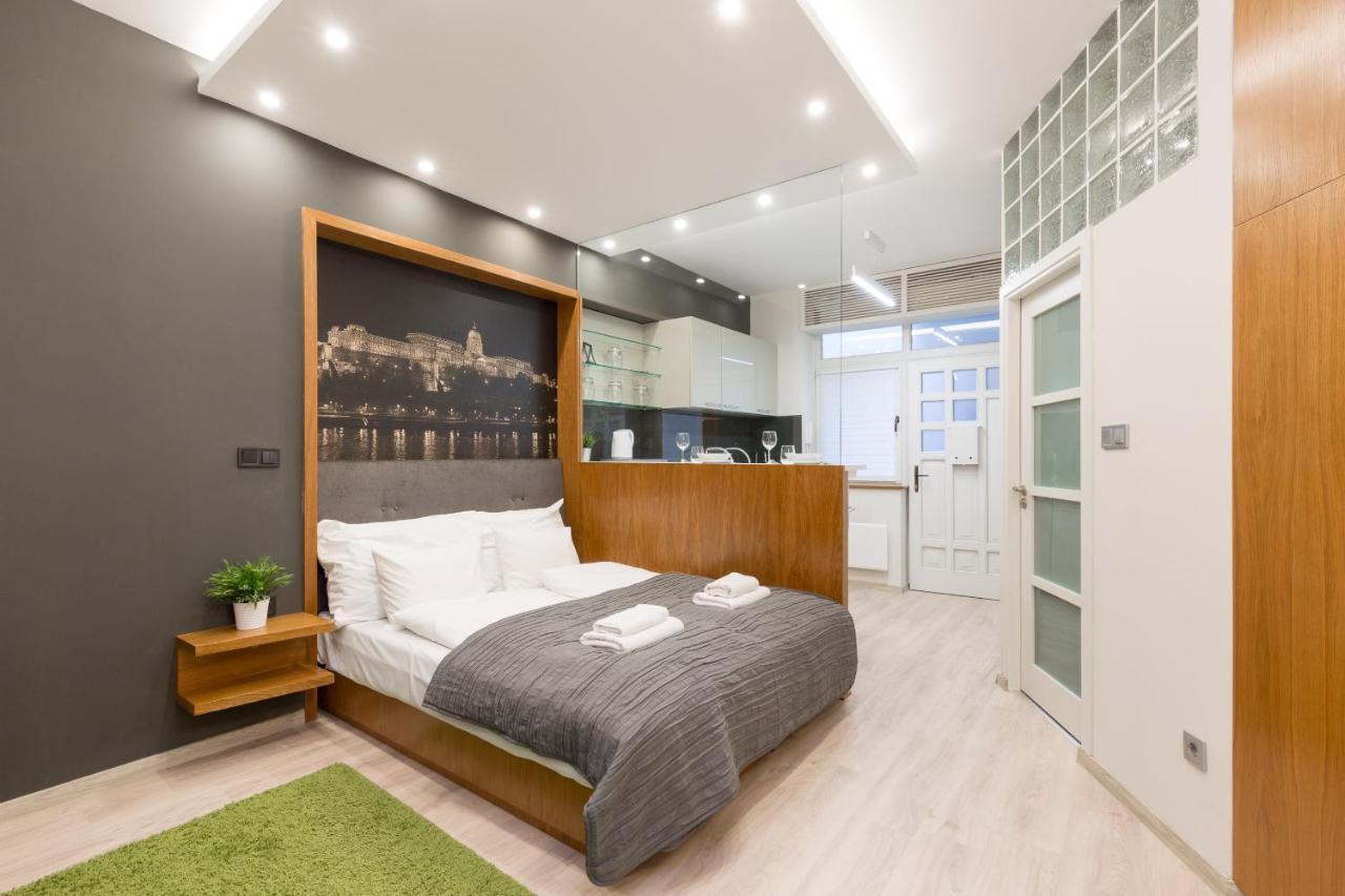 Retro Budapest Dream Suite Near The Danube Exterior photo