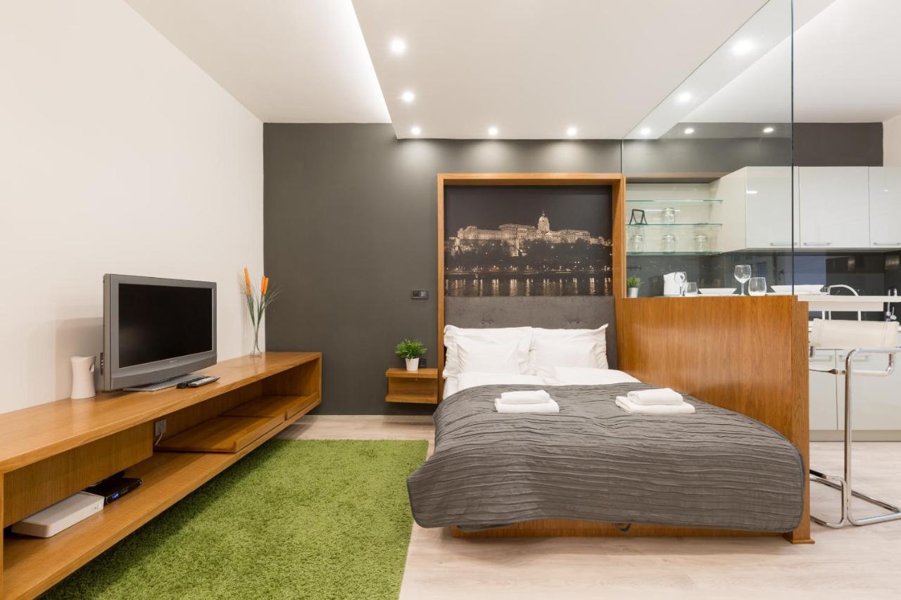Retro Budapest Dream Suite Near The Danube Exterior photo