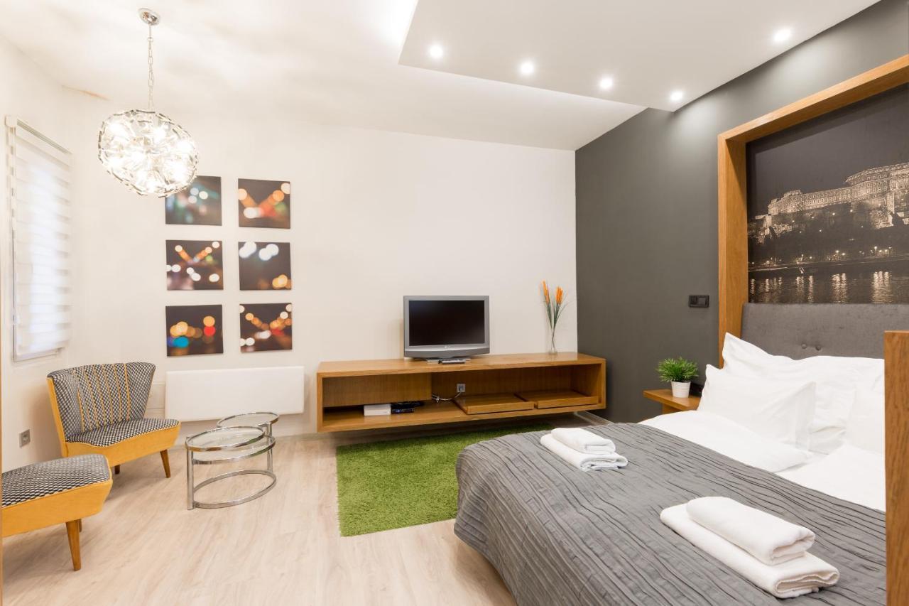 Retro Budapest Dream Suite Near The Danube Exterior photo