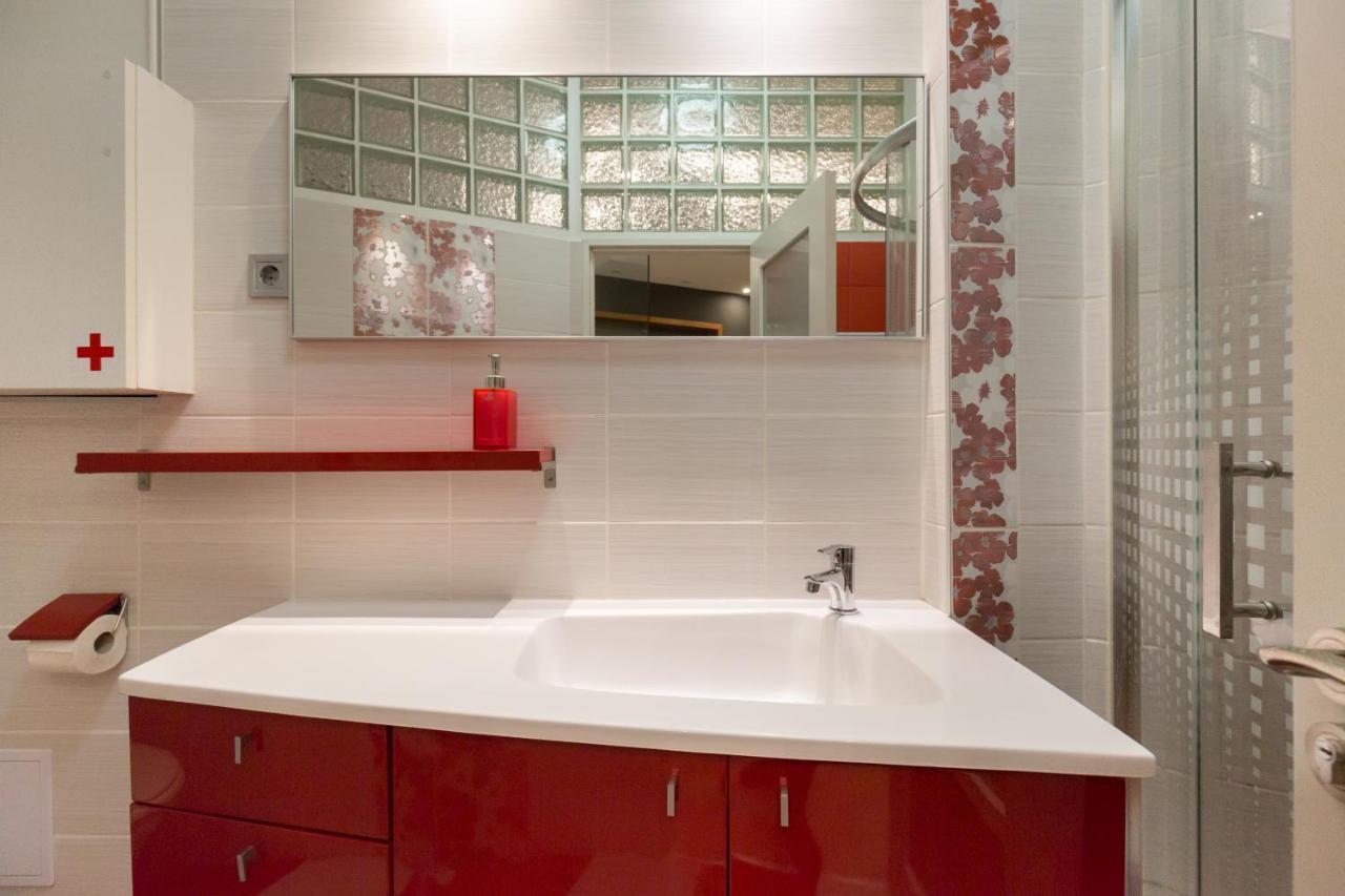 Retro Budapest Dream Suite Near The Danube Exterior photo